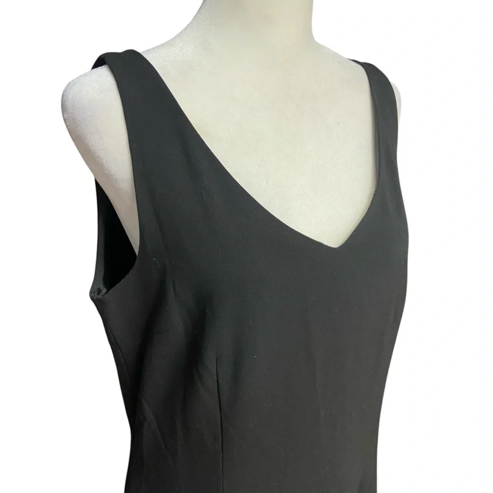 Bandolino Sleeveless Shift Dress Size 10 Black Bottom Ruffle Stretch LBD Classic - Picture 2 of 11
